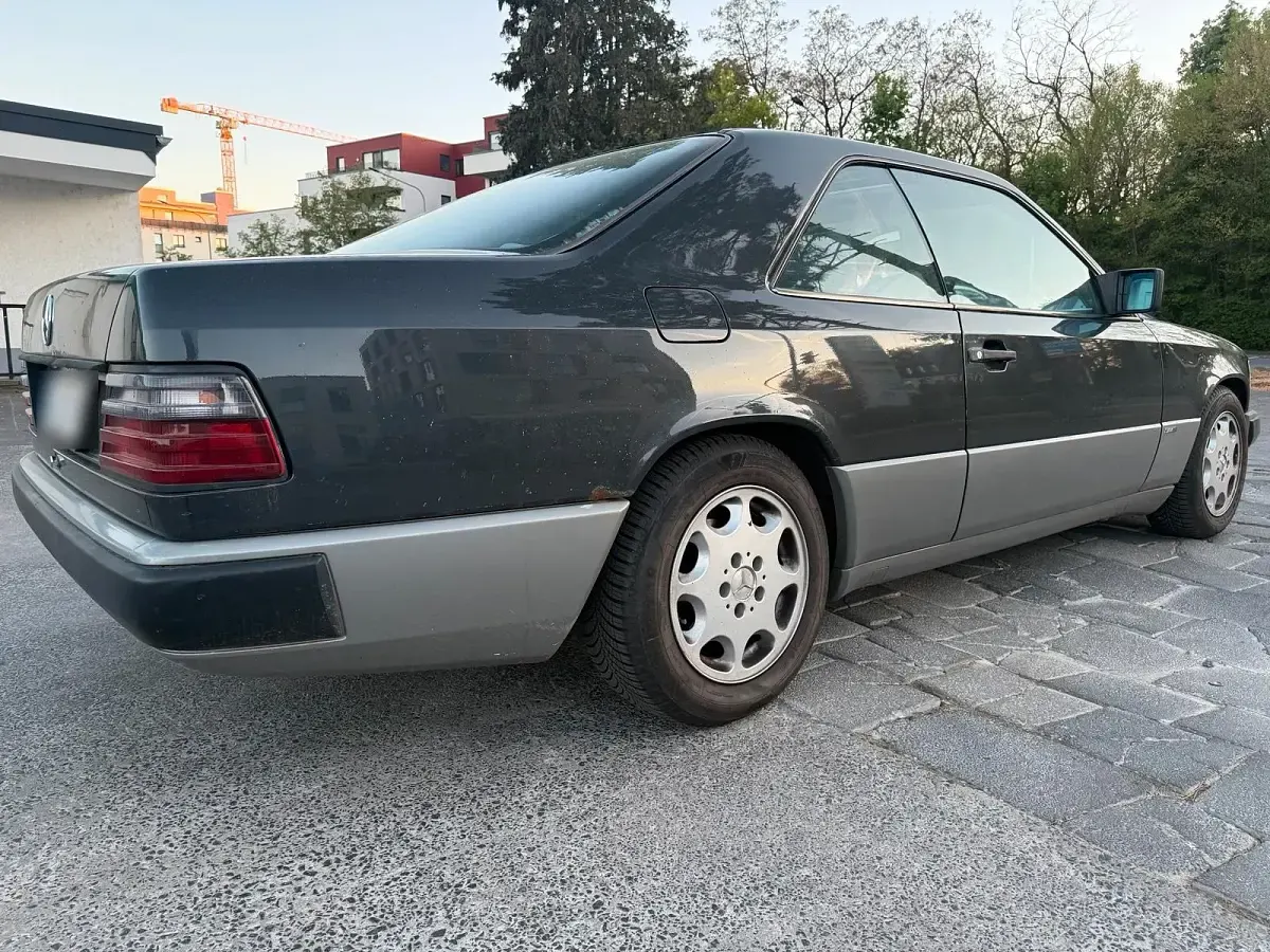 Gebraucht Mercedes E230 122 PS (89 kW) 1988 Coupé