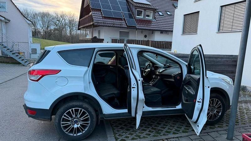 Gebraucht Ford Kuga Titanium 140 PS (102 kW) 2014 Weiß SUV