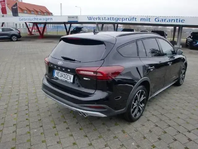 Second-hand Ford Focus Active 155 CP (114 kW) 2022 Negru Break