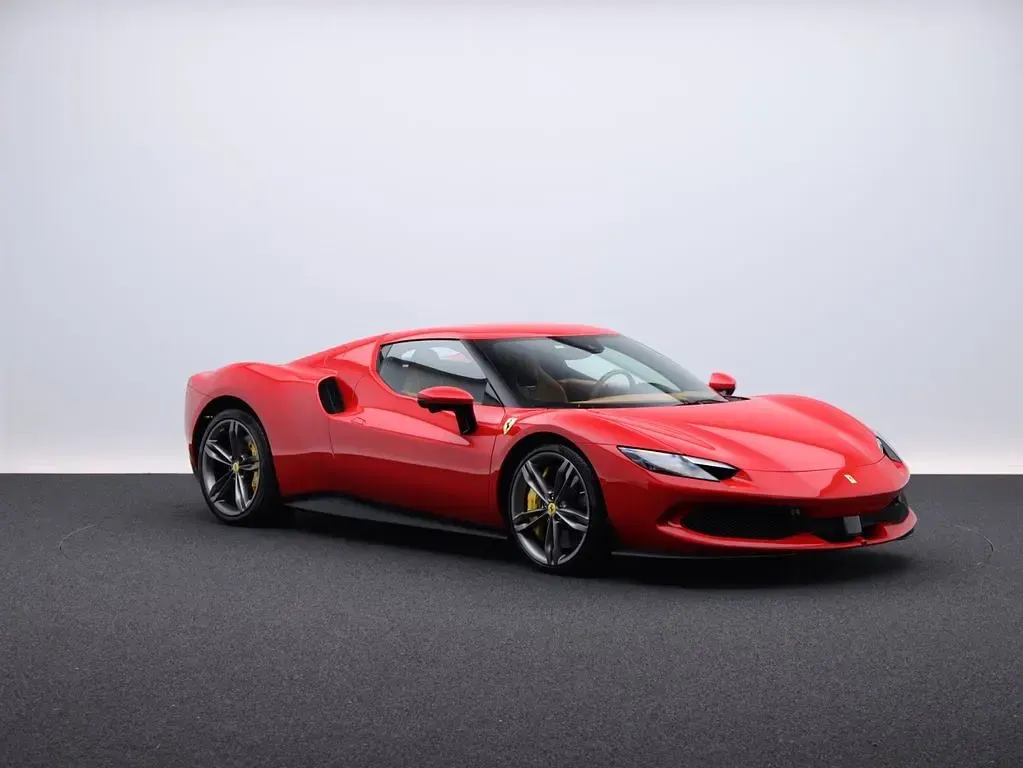 Gebraucht Ferrari 296 829 PS (609 kW) 2023 Rot Coupé