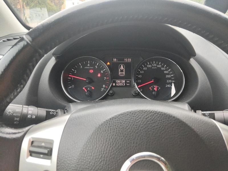 Weiß Gebraucht 2011 Nissan Qashqai SUV | 8.800 € (Etwas zu teuer) - Bild 1/4