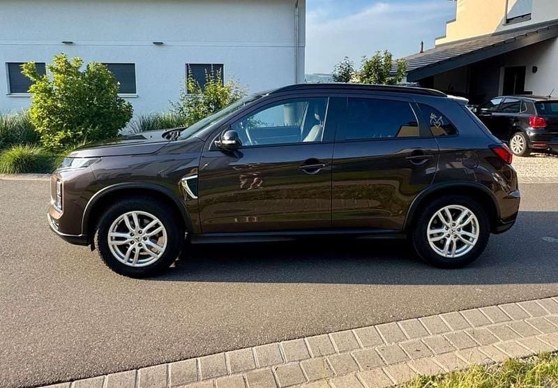 Braun Gebraucht 2020 Mitsubishi ASX Spirit+ SUV | 19.900 € (Fairer Preis) - Bild 1/4