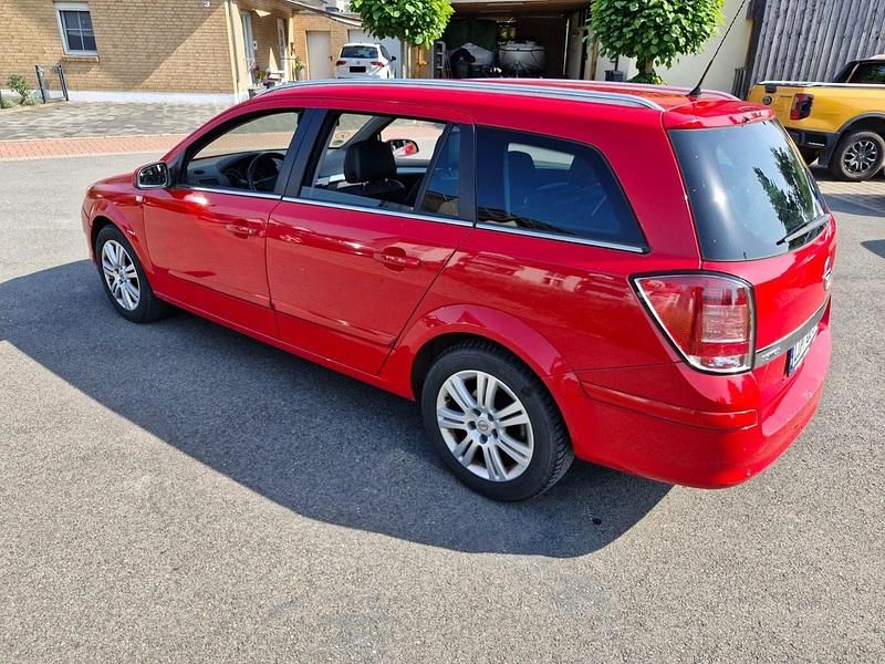 Rot Gebraucht 2009 Opel Astra Kombi | 1.000 € (Superpreis) - Bild 1/4