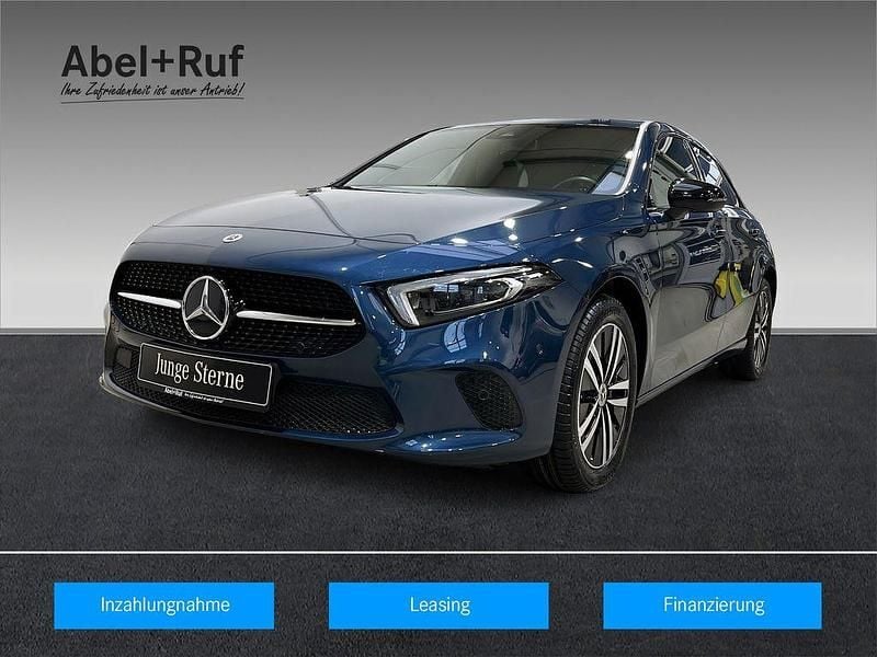 Blau Gebraucht 2022 Mercedes A250 Progressive Limousine | 23.349 € (Guter Preis) - Bild 1/4