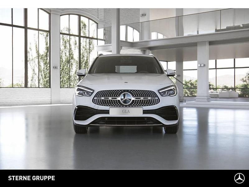 Gebraucht Mercedes GLA250 AMG 218 PS (160 kW) 2022 Unilack polarweiß SUV