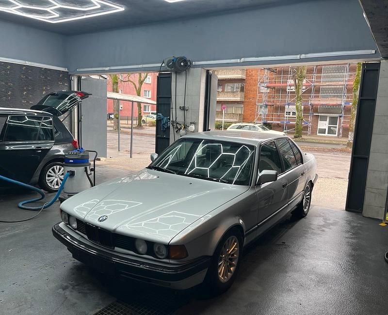 Gebraucht BMW 735 211 PS (155 kW) 1991 Silber Limousine