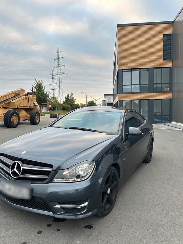 Grau Gebraucht 2013 Mercedes C220 AMG Coupé | 8.499 € (Guter Preis) - Bild 1/4