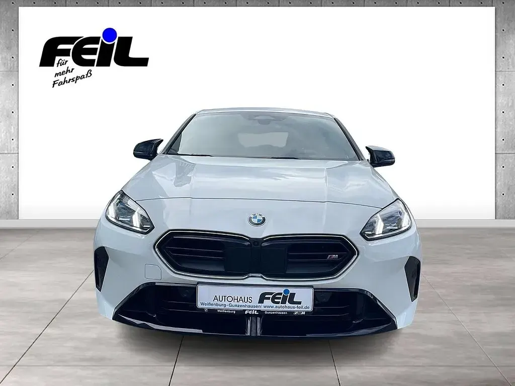 Gebraucht BMW M135 Performance 300 PS (220 kW) 2025 Alpinweiss iii Kleinwagen