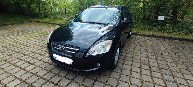 Schwarz Gebraucht 2007 Kia Ceed EX Limousine | 2.700 € - Bild 1/4