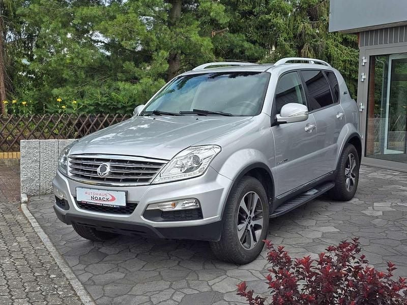 Silber Gebraucht 2016 Ssangyong Rexton Sapphire SUV | 8.490 € (Fairer Preis) - Bild 1/4