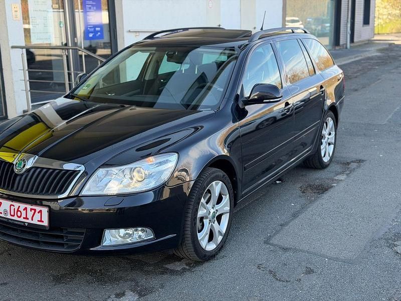 Gebraucht Skoda Octavia Elegance 140 PS (102 kW) 2012 Schwarz Kombi