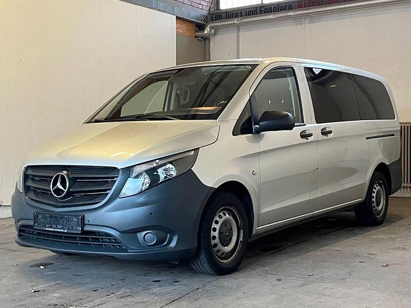Silber Gebraucht 2020 Mercedes Vito Van / Kleinbus | 22.499 € (Guter Preis) - Bild 1/4