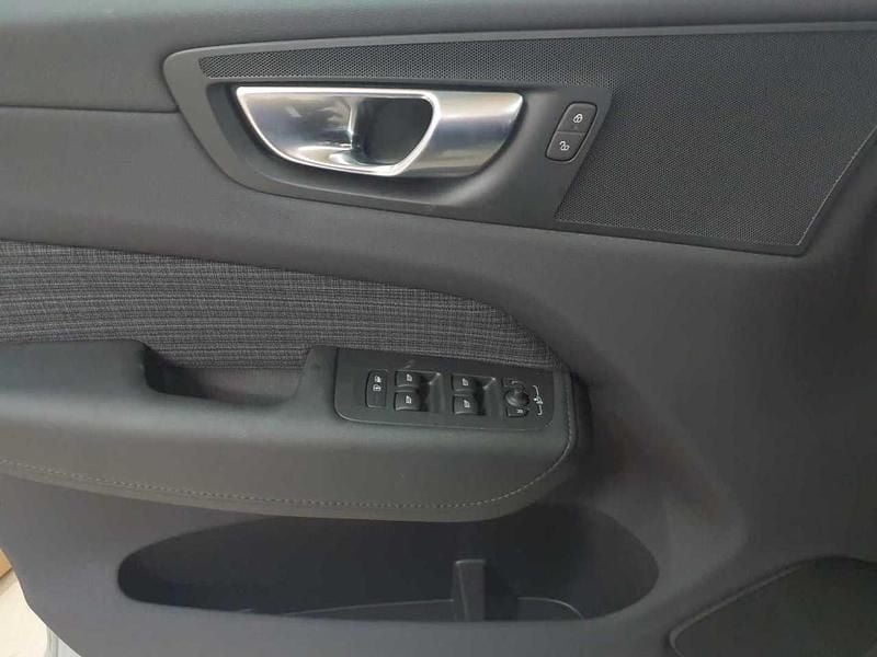 Gebraucht Volvo XC60 Core 197 PS (144 kW) 2023 Vapour grey SUV