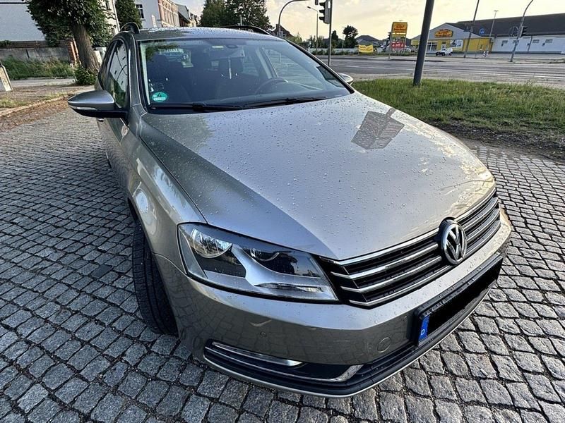 Gebraucht VW Passat Comfortline 140 PS (102 kW) 2014 Grau Kombi