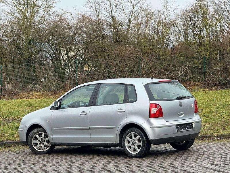 Gebraucht VW Polo Comfortline 64 PS (47 kW) 2003 Silber Limousine