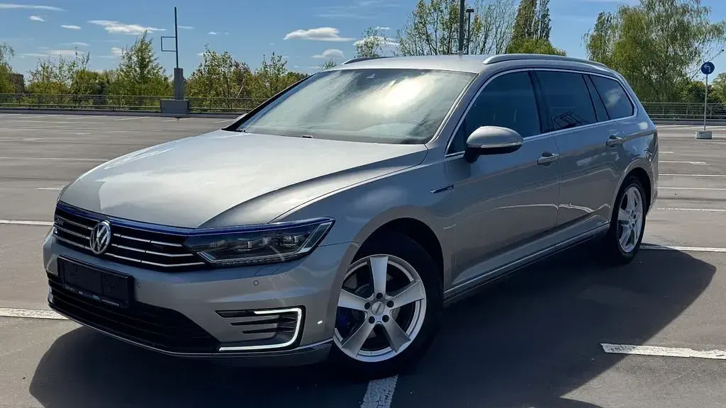 Second-hand VW Passat Highline 218 CP (160 kW) 2017 Argintiu Berlinǎ