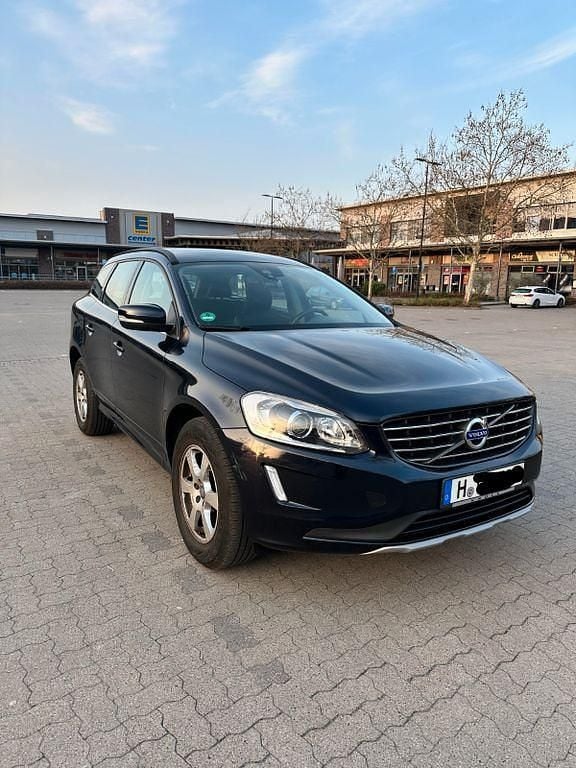 Gebraucht Volvo XC60 Momentum 150 PS (110 kW) 2016 Blau SUV