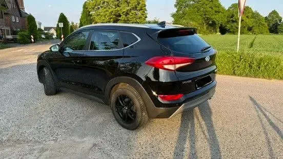 Gebraucht Hyundai Tucson Advantage 177 PS (130 kW) 2017 Schwarz SUV