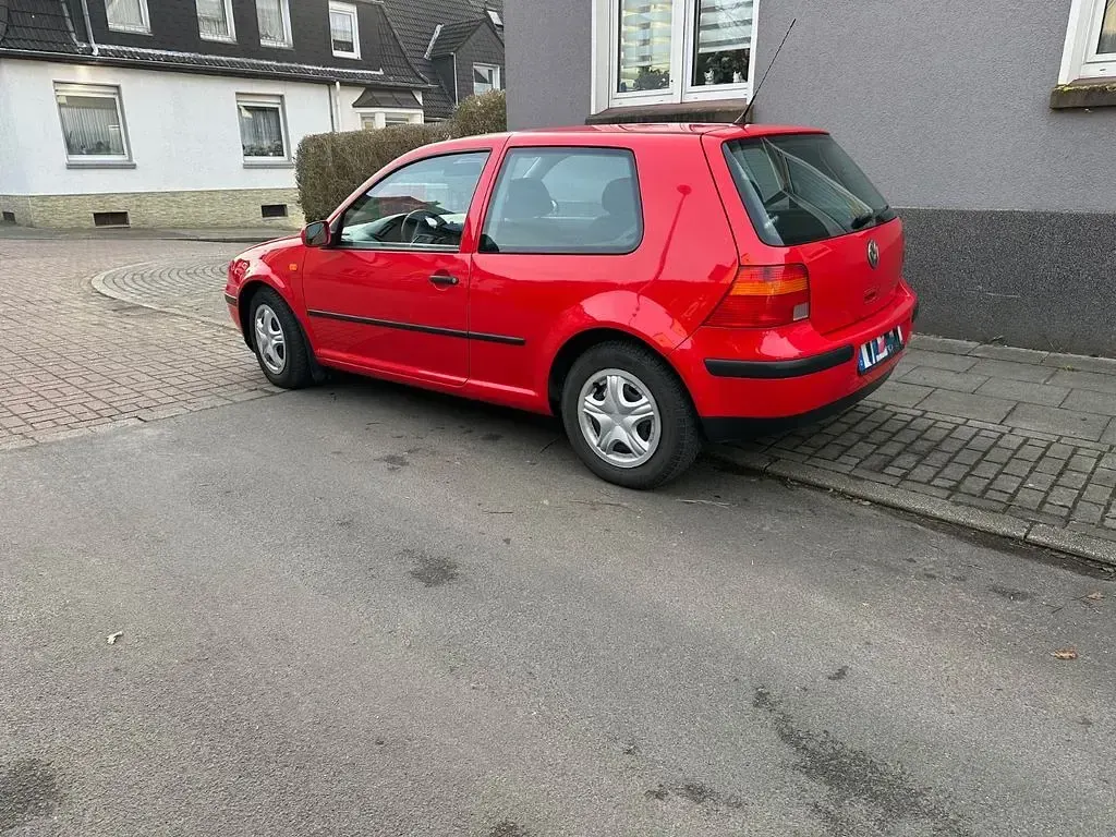 Gebraucht VW Golf III Basis 101 PS (74 kW) 1999 Rot Limousine