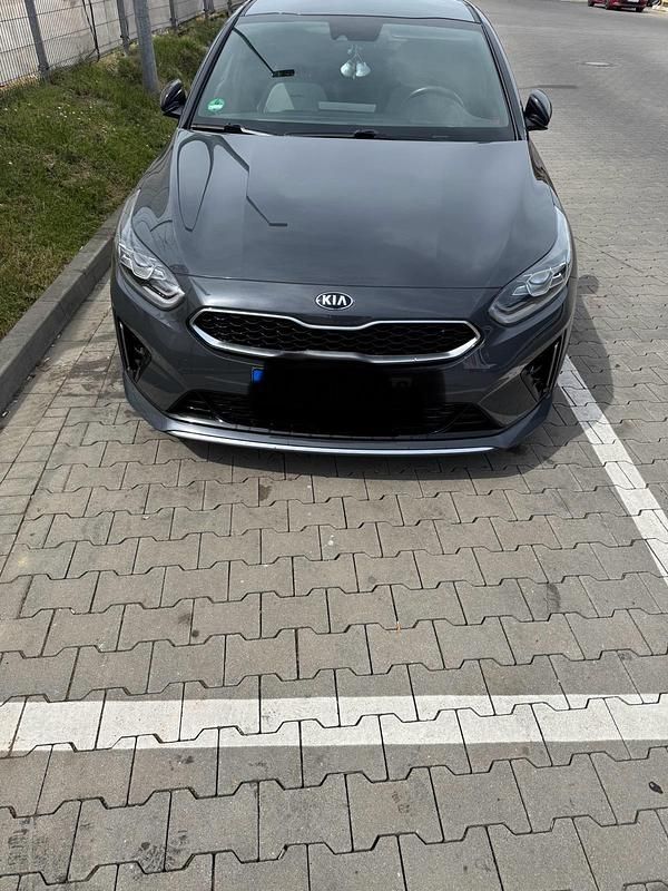 Grau Gebraucht 2019 Kia ProCeed Kleinwagen | 19.500 € (Fairer Preis) - Bild 1/4