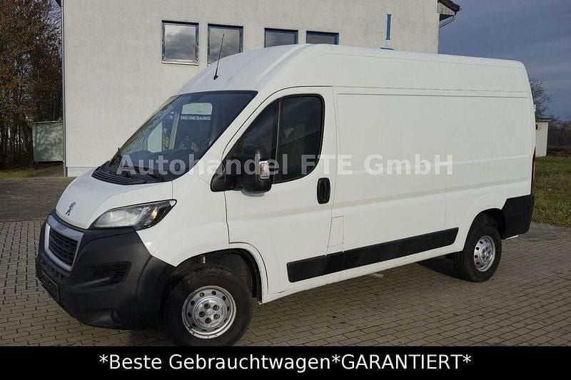 Weiß Gebraucht 2018 Peugeot Boxer Avantage Van | 8.999 € (Guter Preis) - Bild 1/4