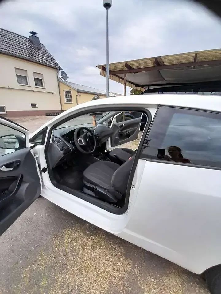 Gebraucht Seat Ibiza SC 69 PS (50 kW) 2010 Weiß Kleinwagen