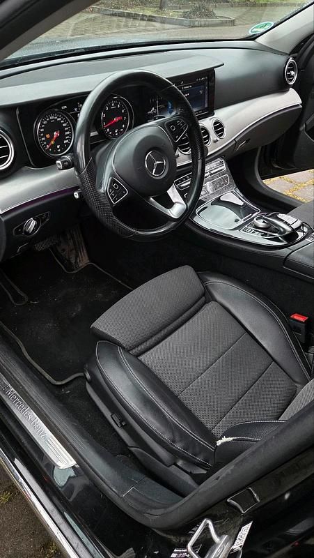 Gebraucht Mercedes E200 Avantgarde 184 PS (135 kW) 2017 Schwarz Kombi