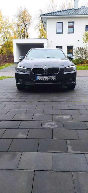 Schwarz Gebraucht 2014 BMW 316 Kombi | 9.350 € (Fairer Preis) - Bild 1/4