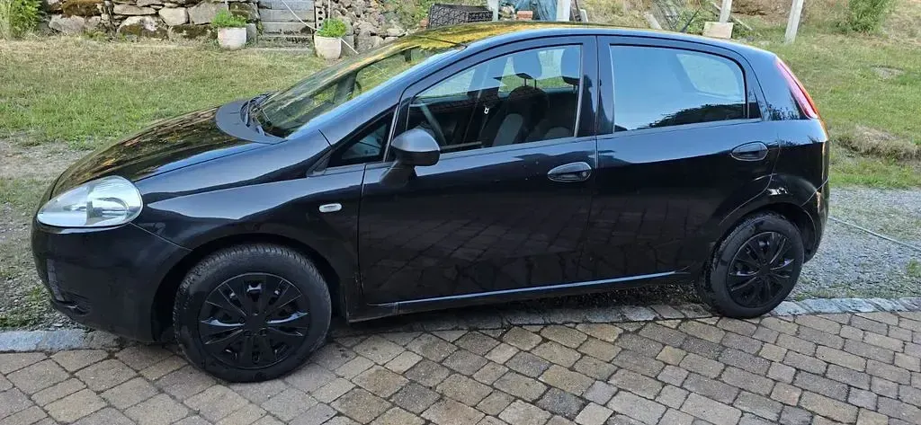 Gebraucht Fiat Punto Pop 69 PS (50 kW) 2012 Schwarz Kleinwagen