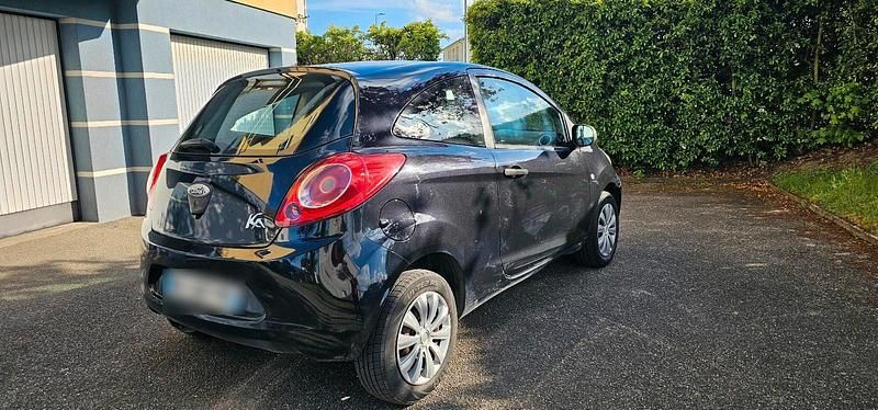 Second-hand Ford Ka 70 CP (51 kW) 2010 Negru Hatchback