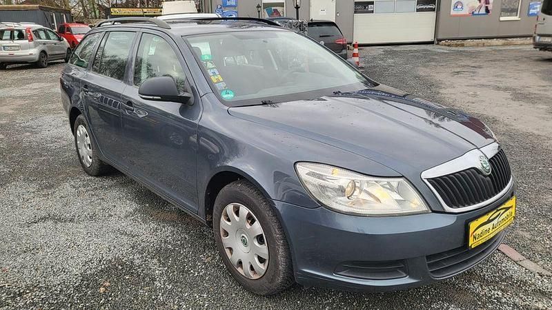 Gebraucht Skoda Octavia Elegance 122 PS (89 kW) 2012 Grau Limousine