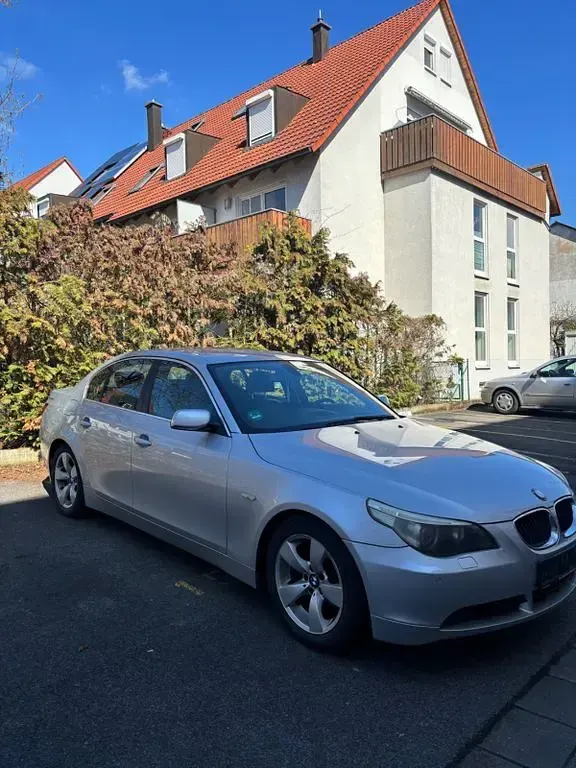 Gebraucht BMW 520 170 PS (125 kW) 2004 Silber Limousine