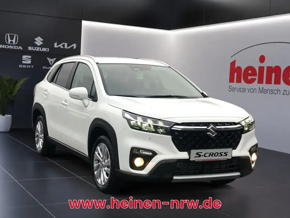 Neu Suzuki SX4 S-Cross Comfort 129 PS (94 kW) 2025 Weiß SUV