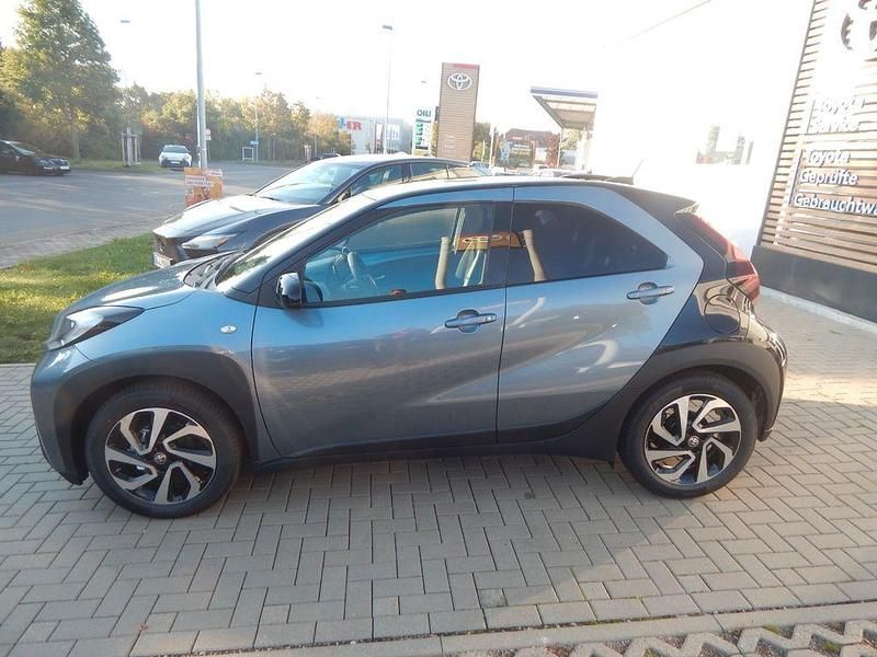 Neu Toyota Aygo 72 PS (52 kW) 2025 Schwarz Kleinwagen