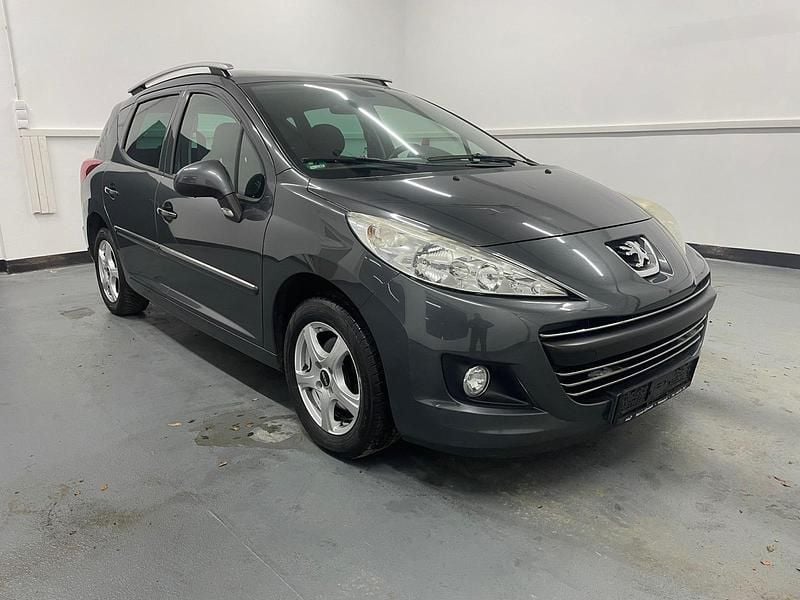 Grau Gebraucht 2010 Peugeot 207 Kombi | 2.750 € (Fairer Preis) - Bild 1/4