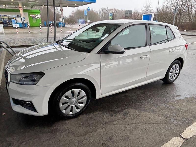 Gebraucht Skoda Fabia Selection 80 PS (58 kW) 2023 Weiß Kleinwagen