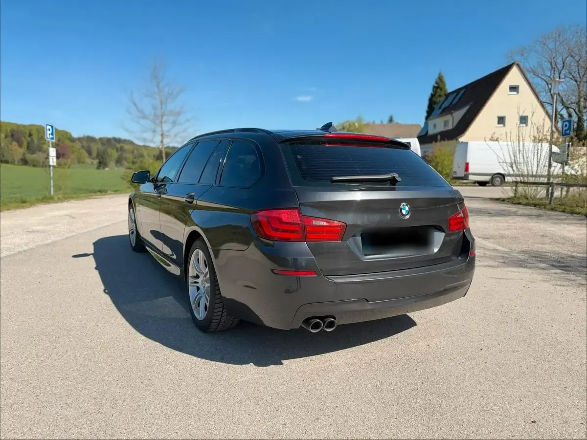 Gebraucht BMW 525 M Sport 218 PS (160 kW) 2012 Schwarz Limousine