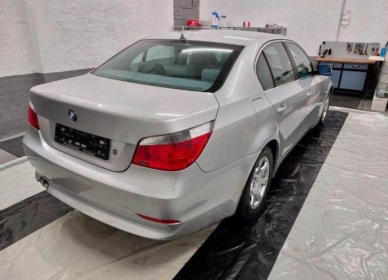 Gebraucht BMW 520 170 PS (125 kW) 2004 Grau Limousine