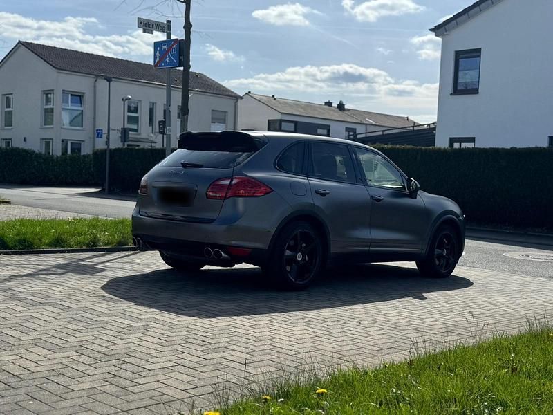 Gebraucht Porsche Cayenne 400 PS (294 kW) 2012 Grau SUV