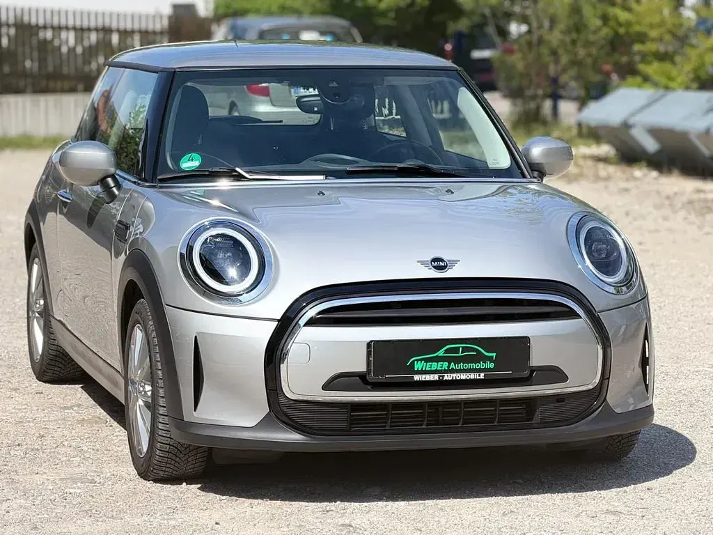 Gebraucht Mini Cooper Essential 136 PS (100 kW) 2023 Silber Kleinwagen