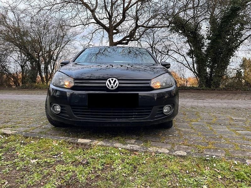 Gebraucht VW Golf VI 105 PS (77 kW) 2011 Schwarz Kleinwagen