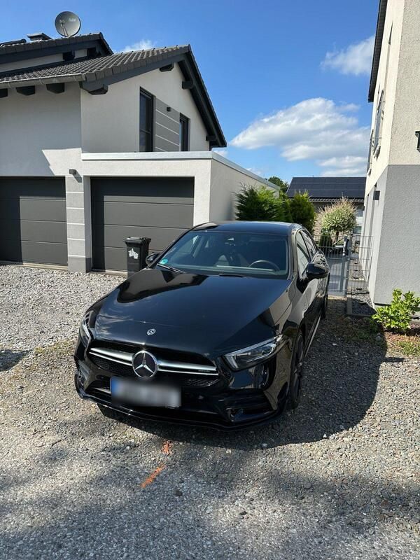 Schwarz Gebraucht 2020 Mercedes A35 AMG AMG Limousine | 35.500 € (Etwas zu teuer) - Bild 1/4