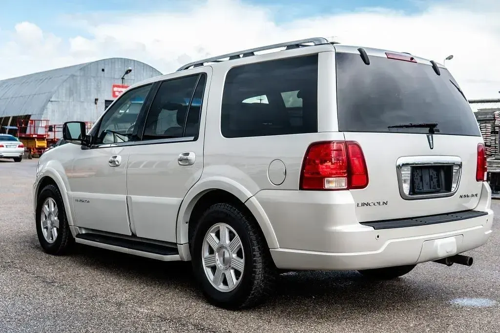 Gebraucht Lincoln Navigator 305 PS (224 kW) 2005 Weiß SUV
