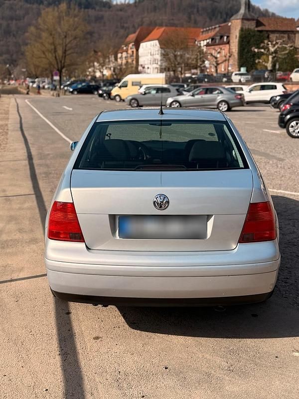 Gebraucht VW Bora 101 PS (74 kW) 1999 Silber Limousine