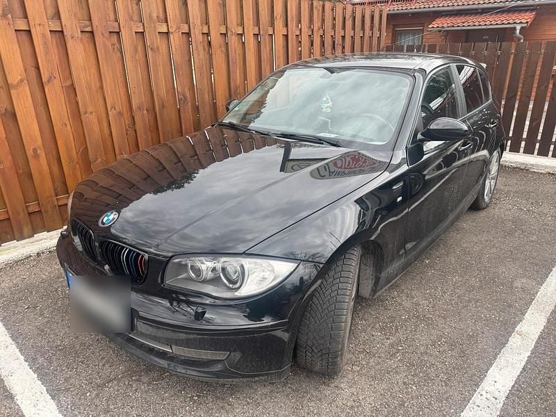 Gebraucht BMW 118 143 PS (105 kW) 2008 Schwarz Kleinwagen