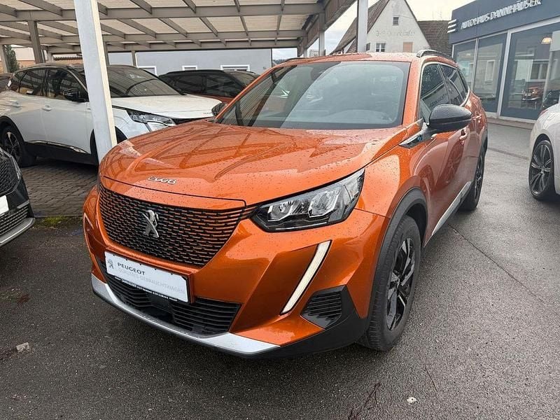 Gebraucht Peugeot 2008 Allure 100 kW (136 PS) 2023 Orange fusion SUV