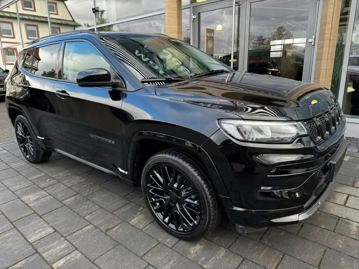 Gebraucht Jeep Compass Altitude 131 PS (96 kW) 2023 Schwarz SUV