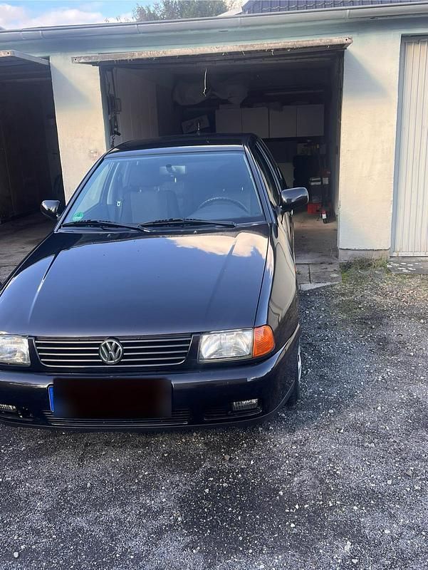 Używany VW Polo Classicline 1998 Czarny Sedan/Limuzyna