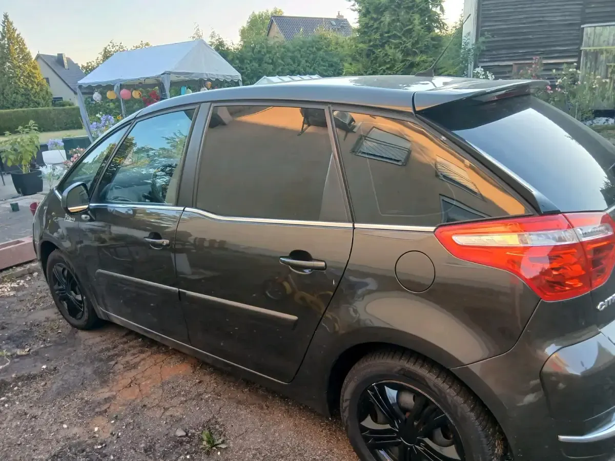 Gebraucht Citroën C4 Picasso 90 PS (66 kW) 2010 Braun Van / Kleinbus