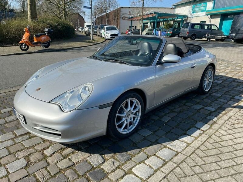 Silber metallic Gebraucht 2002 Porsche 911 Carrera Cabriolet Cabrio | 36.950 € (Fairer Preis) - Bild 1/4